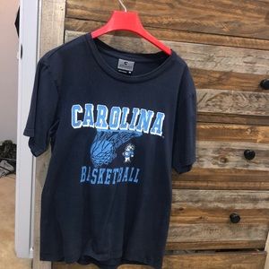 Retro vintage North Carolina basketball t shirt